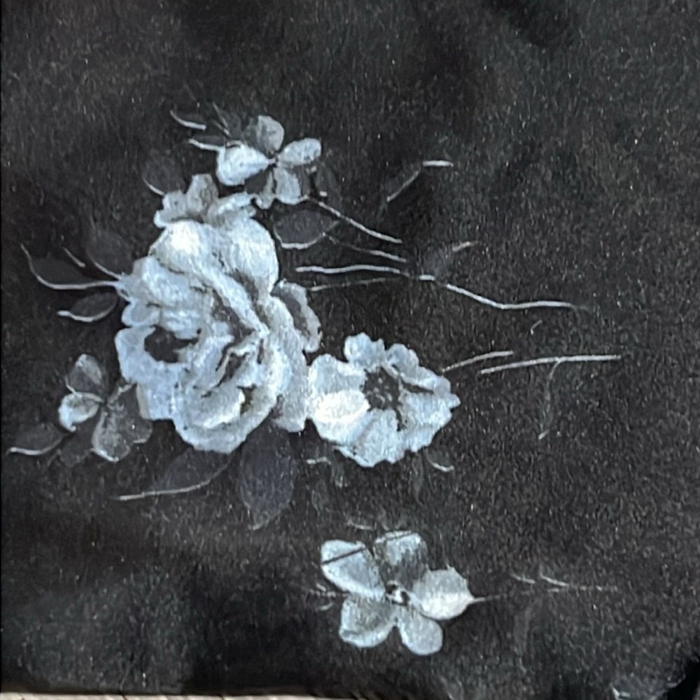 Motel Rocks Vinequa Top In Satin Mono Flower Black - Picture 12 of 14